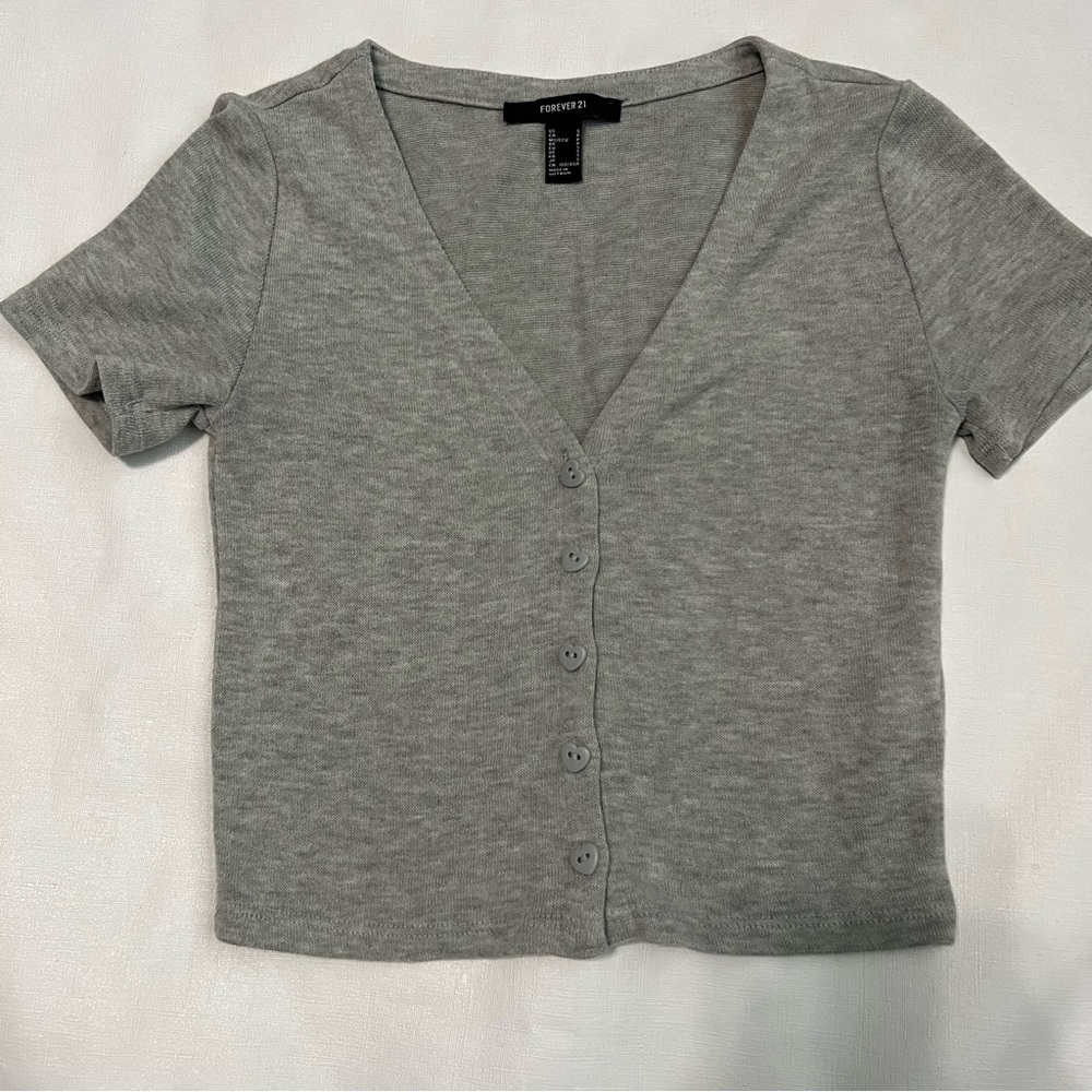 Forever 21 V-Neck Button Up Crop Top Size S Grey